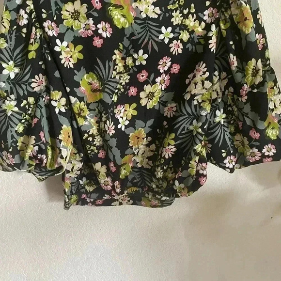 Walter Baker Libby Bungalow Bloom Floral Print Coquette V Neck Crepe Top Size M - Picture 9 of 11